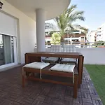 Flawless Near The Marina בנאלמדנה